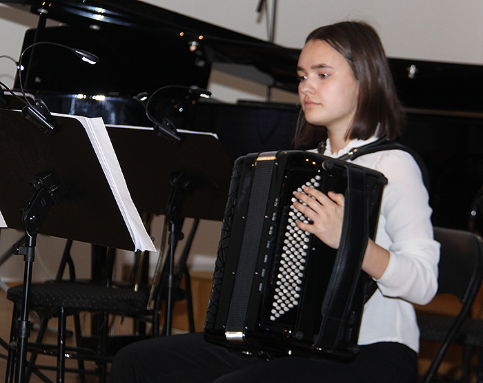 Ulvila noorte kontsert Soome 100 Suure-Jaani kooli aulas.
