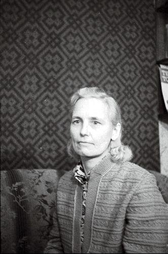 1957.a . Suure-Jaani Tööstuskombinaadi kuduja Marie Põder